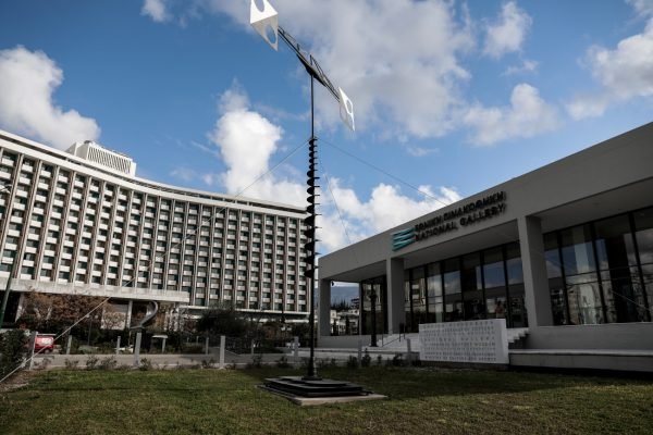 Συνελήφθη βουλευτής της Νίκης – Έσπασε εκθέματα στην Εθνική Πινακοθήκη γιατί τα θεωρούσε βλάσφημα