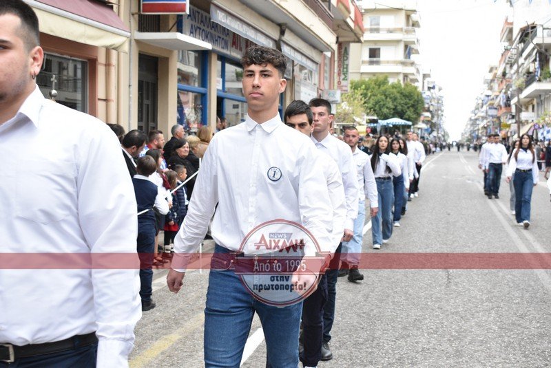 Μεσολόγγι: Υψώθηκαν οι γαλανόλευκες και τα λάβαρα των προγόνων, τιμήθηκε το ’21 (φωτό – β’ μέρος)