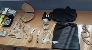 Δίδυμο είχε προβεί σε δέκα κλοπές στη Ναύπακτο!