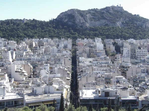 Ευρώπη σε κρίση στέγασης: Πώς ανεβαίνουν τα ενοίκια παντού – Εκρηκτική αύξηση τιμών σε Ελλάδα και ΕΕ