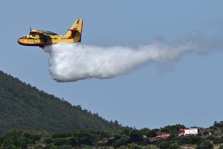 Λακωνία: Συναγερμός για φωτιά στον Άγιο Στέφανο – Και εναέρια μέσα στη μάχη της κατάσβεσης