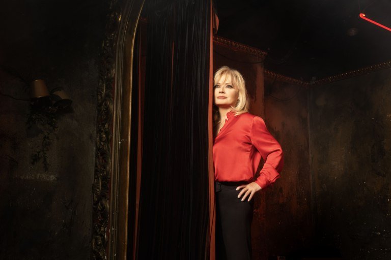 «Φως στο Τούνελ»: Επιστρέφει με έκτακτη εκπομπή απόψε στο MEGA