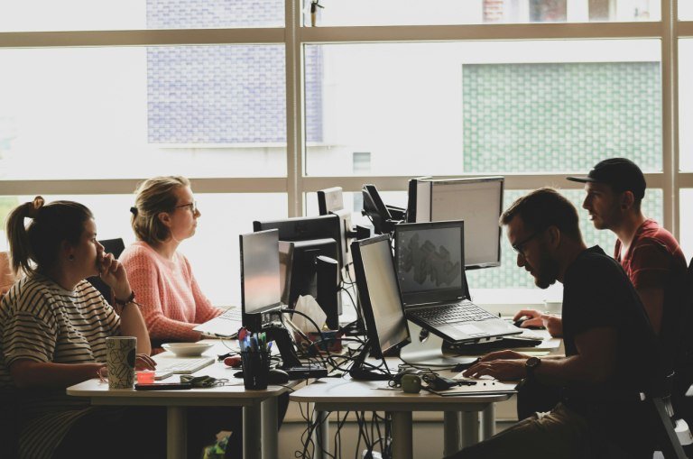 Eurostat: Στην κορυφή της ΕΕ η Ελλάδα στις ώρες εργασίας, με το υψηλότερο ποσοστό όσων ξεπερνούν το 49ωρο
