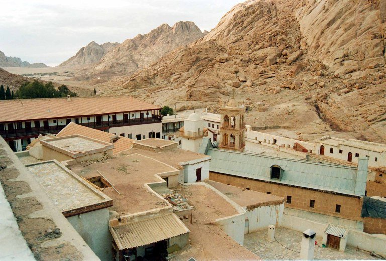 Κοινή δράση Μπιλιράκη – Φαραντούρη για τη Μονή Σινά – «Να μην αναλάβει την ηγεσία της UNESCO η Αίγυπτος»