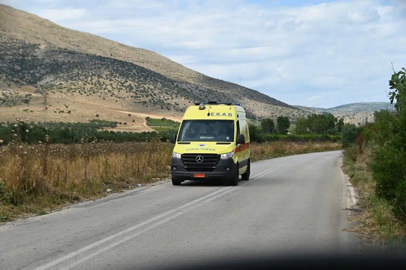 Χάος στην Πάτρα: Έμφραγμα υπέστη πατέρας που προσπάθησε να γλιτώσει το παιδί του από επεισόδια σε αγώνα