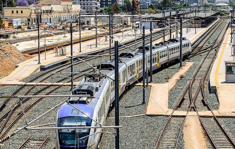 Σοκ στην Πάτρα: Κατέρρευσε 15χρονος στον προαστιακό