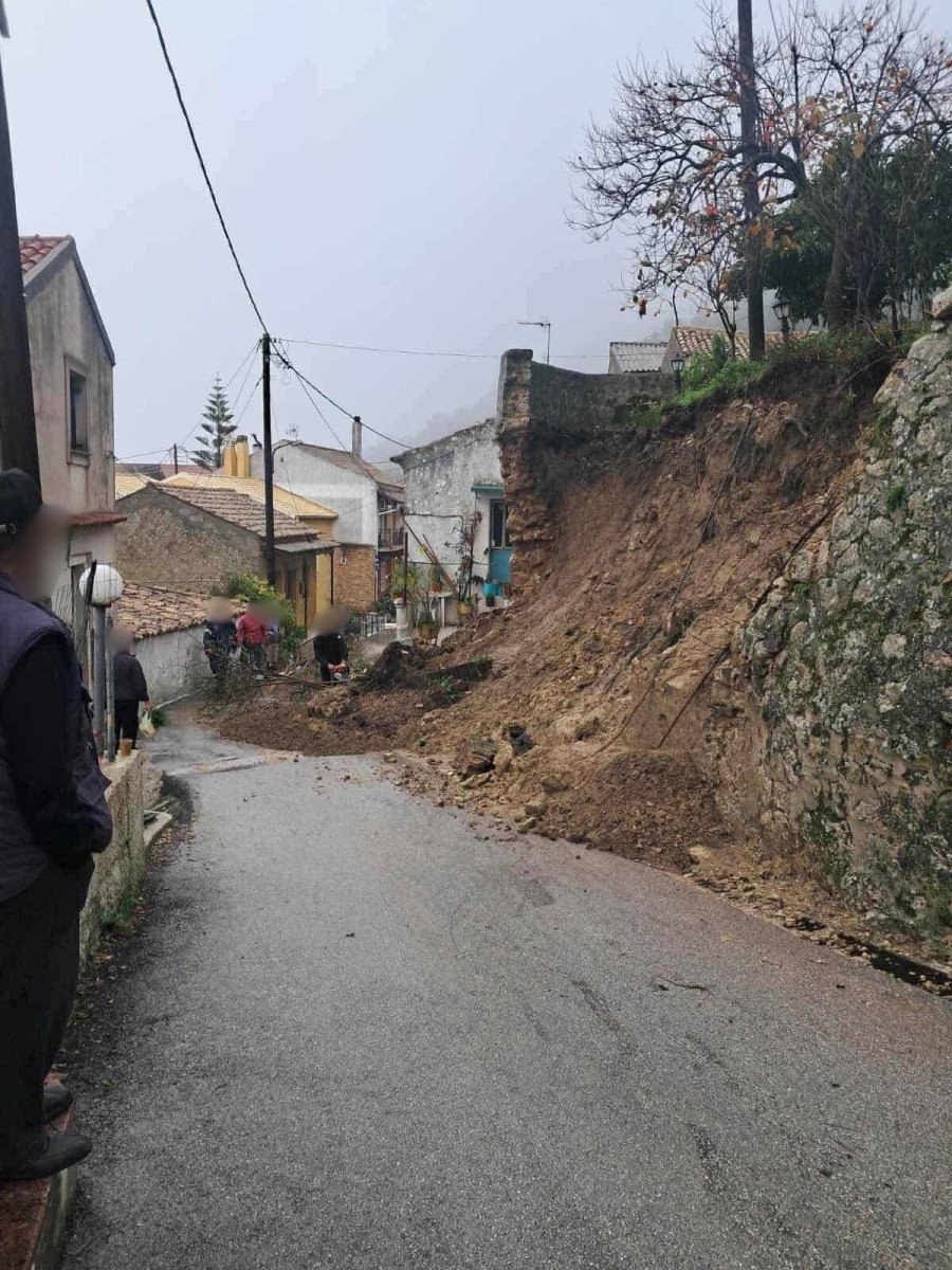 Φούσκωσαν οι χείμαρροι στην Αιτωλ/νία, πλημμύρες στην Κέρκυρα, κατολισθήσεις στα Τζουμέρκα (vid)