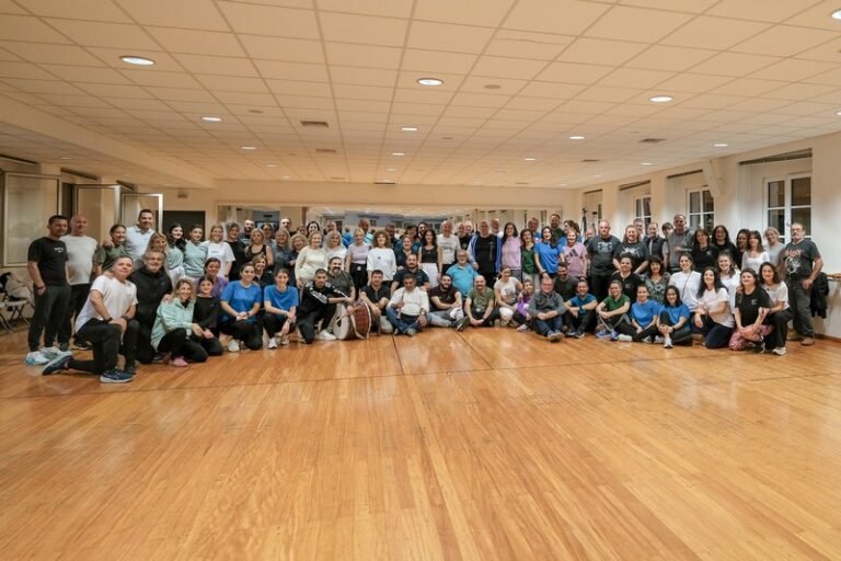 Χοροί και μουσικές από Θεσσαλονίκη και Λέσβο ζωντάνεψαν στο Αγρίνιο