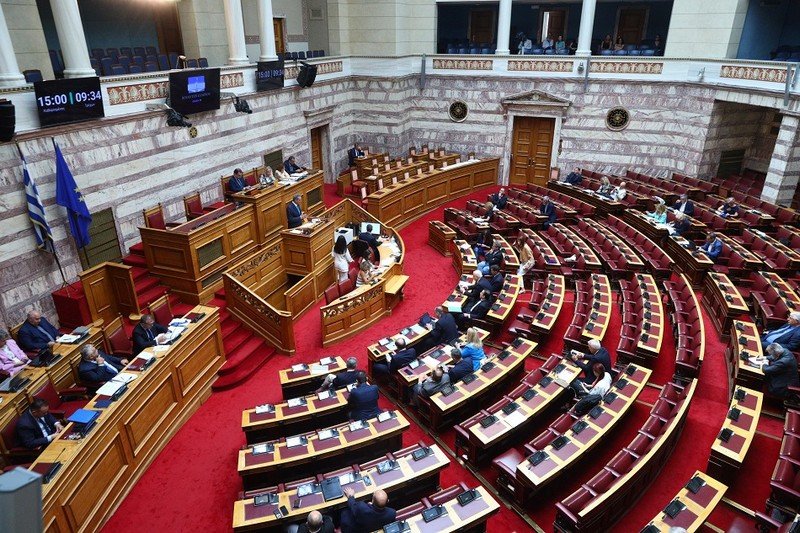 Ενίσχυση διαφάνειας και προστασίας των δημοσιογράφων μέσω του νέου νομοσχεδίου για τα ΜΜΕ