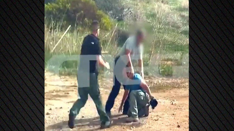 Βίντεο: Επίθεση στο συνεργείο του MEGA μετά τη σύλληψη των τριών αδερφών για το φονικό στα Βορίζια