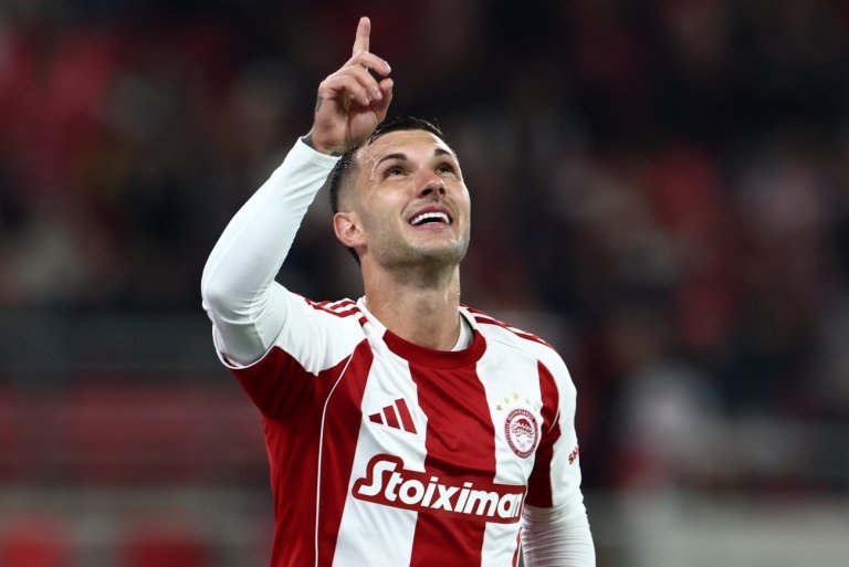 Ασταμάτητος ο Ολυμπιακός – Ο Στρεφέτσα έκανε το 3-0 για τους πρωταθλητές (vids)