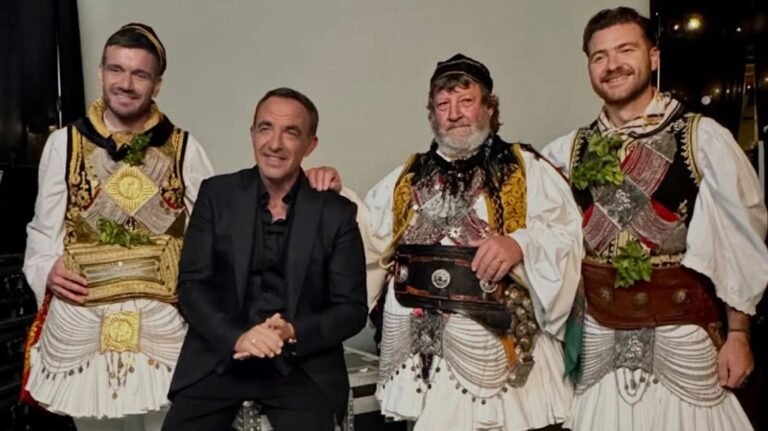 Όταν η γαλλική τηλεόραση έδειξε τσάμικο και φουστανέλες: Η έκπληξη του Σαλέα στον Αλιάγα και το τραγούδι της Λάρα Φαμπιάν στα ελληνικά