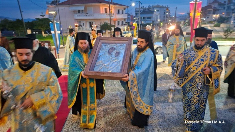 Στο Αγρίνιο η εικόνα της Παναγίας Τρυπητής – Λαμπρή υποδοχή και πνευματική συγκίνηση (φωτό)