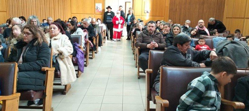 Αγρίνιο: Ζεστή παιδική γιορτή από το Σωματείο Συνταξιούχων ΙΚΑ