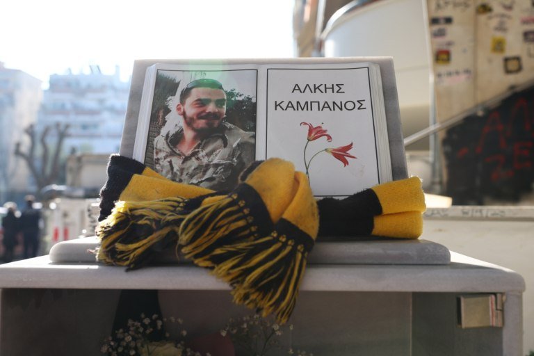 Σε μια Θεσσαλονίκη ντυμένη στα μαύρα, κάποιες πληγές παραμένουν ανοιχτές