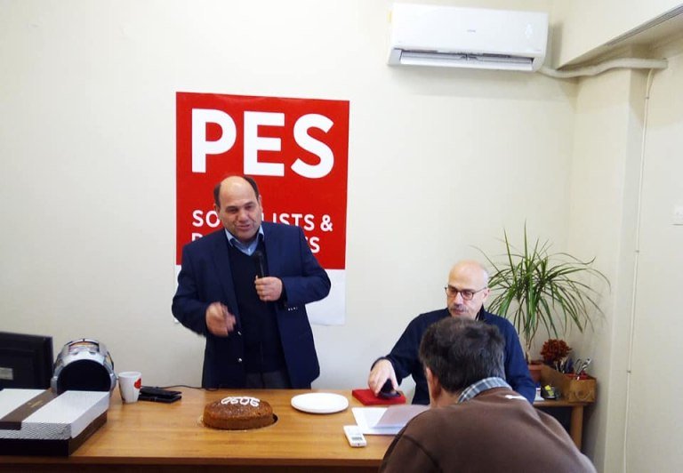 Γιώργος Μπουλμπασάκος: Παραιτήθηκε από το ΠΑΣΟΚ με αιχμές – «Ιστορική αναγκαιότητα η ανασύνθεση της Δημοκρατικής Παράταξης»