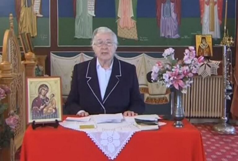 Απόδοση τιμών στην εκλιπούσα Ουρανία Λανάρα από τον Δήμο Αγρινίου