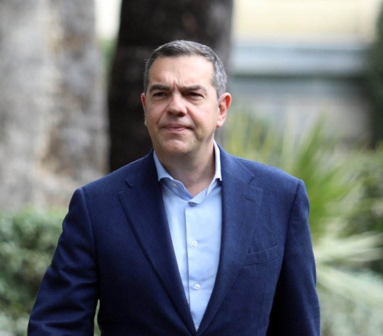 Σκληρή απάντηση Τσίπρα στον Γιάννη Στουρνάρα – «Μια τρίτη θητεία αξίζει κάθε κόπο…»