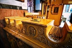 Άνδρας στο Αγρίνιο έκλεψε μηχανάκια και διέρρηξε ναό