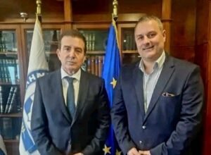 Εξαγριωμένοι οι Μεσολογγίτες για το… κυνήγι γιλέκων και πυροσβεστήρων | Απολογητικός ο Σπ. Διαμαντόπουλος μετά τα πυρά που δέχεται