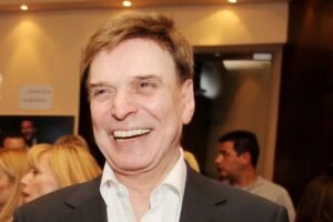 Πέθανε ο Γιώργος Μαρίνος