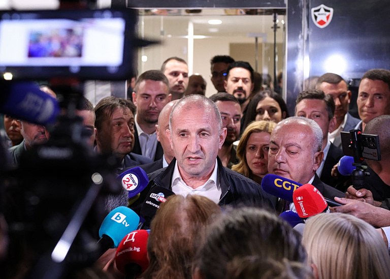Εκλογές Βουλγαρία: Πολύ κοντά στην αυτοδυναμία ο Ρούμεν Ράντεφ