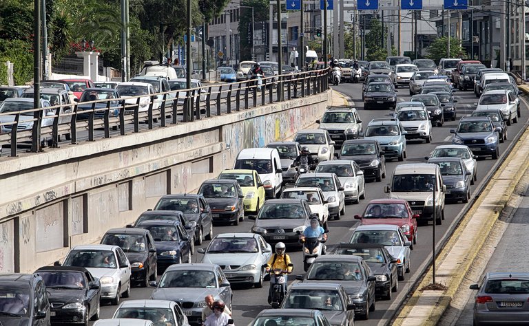 Κίνηση: Χάος στους δρόμους – «Κατακόκκινος» ο Κηφισός