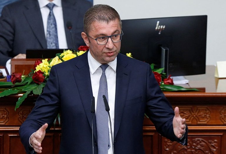 Βόρεια Μακεδονία: «Η μακεδονική ταυτότητα δεν μπορεί να αποτελεί αντικείμενο υποχωρήσεων», δηλώνει ο Μίτσκοσκι