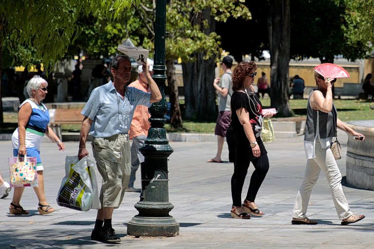 Αίθριος καιρός με υψηλές θερμοκρασίες την Κυριακή – Θα φτάσουν τους 33°C του Αγίου Πνεύματος