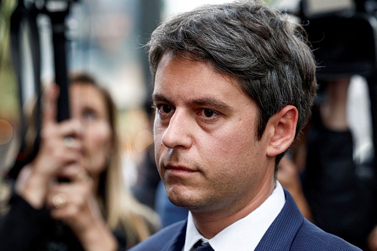 Γαλλία: Ο πρώην πρωθυπουργός της Γαλλίας Γκαμπριέλ Ατάλ δήλωσε ότι θα είναι υποψήφιος στις προεδρικές εκλογές