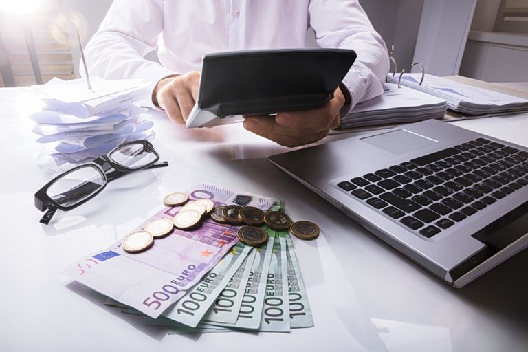 Ψαλίδι έως 22% στις συντάξεις αλλά και στα αναδρομικά