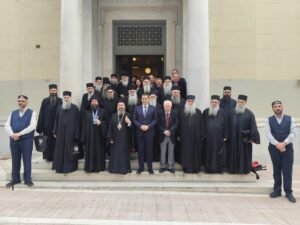 Με ιδιαίτερη επισημότητα η ιστορική επίσκεψη της Ιεράς Κοινότητας του Αγίου Όρους στο Αγρίνιο