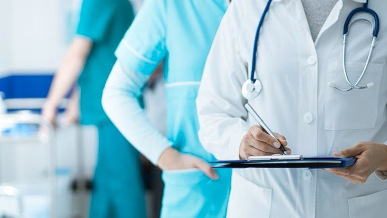 Ενίσχυση από το Δήμο Πύργου σε 9 νέους γιατρούς του Νοσοκομείου